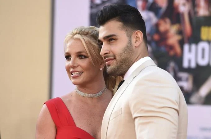 Britney Spears y su prometido Sam Asghari alistan su boda