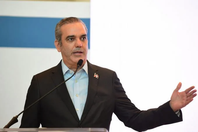 Presidente Abinader: "Hemos tenido que ir rompiendo cultura de corrupci&oacute;n"