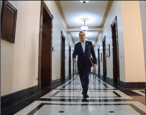 Luis Abinader reitera su Gobierno est&aacute; comprometido con mejorar la vida de los ciudadanos