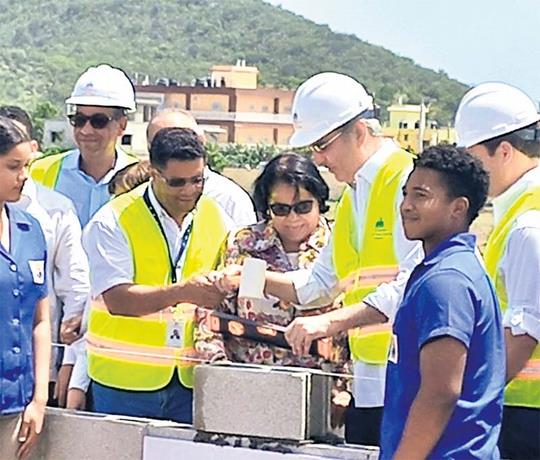 Abinader inicia una universidad, dos puentes y otras obras en Ban&iacute;