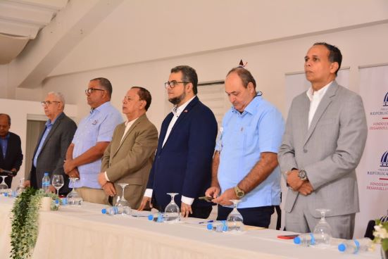 Gobierno transformar&aacute; los centros de acopio de los ganaderos de RD