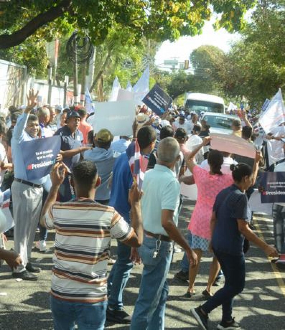 Aires de reelecci&oacute;n y enfrentamientos cerca del Congreso