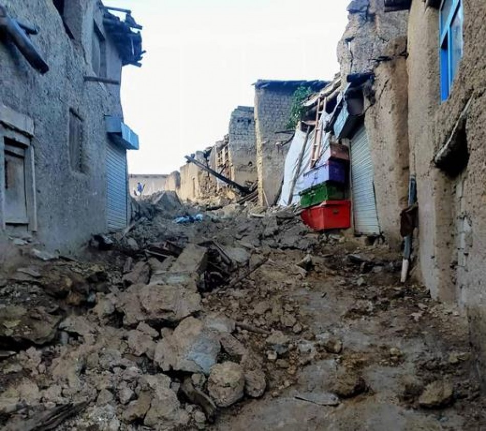 Al menos un millar de muertos en potente terremoto en Afganistán
