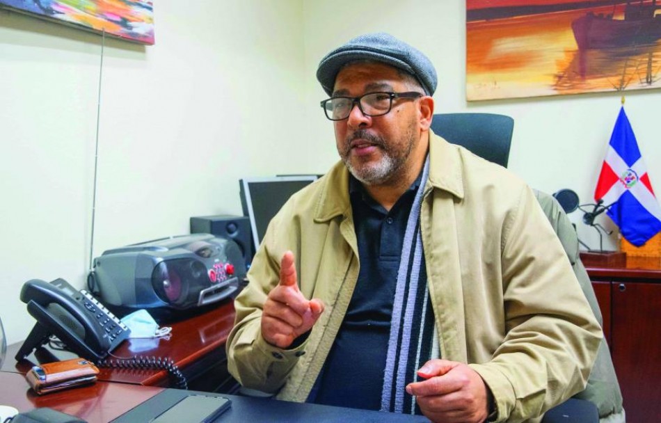 Locutor Jes&uacute;s Nova en estado delicado tras sufrir un infarto