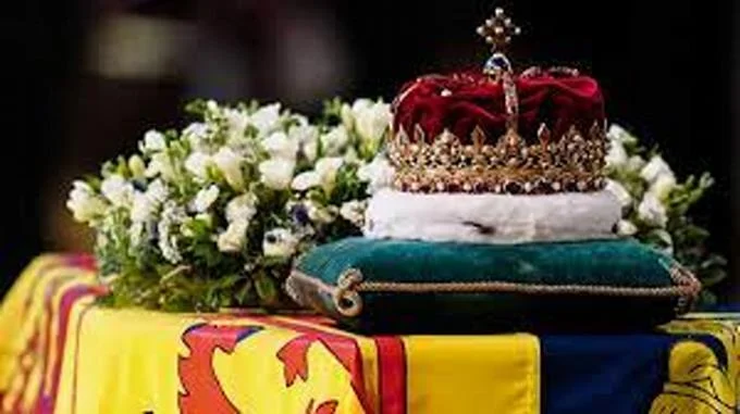 Los aviones no podr&aacute;n sobrevolar el centro de Londres durante traslado de f&eacute;retro de Isabel II