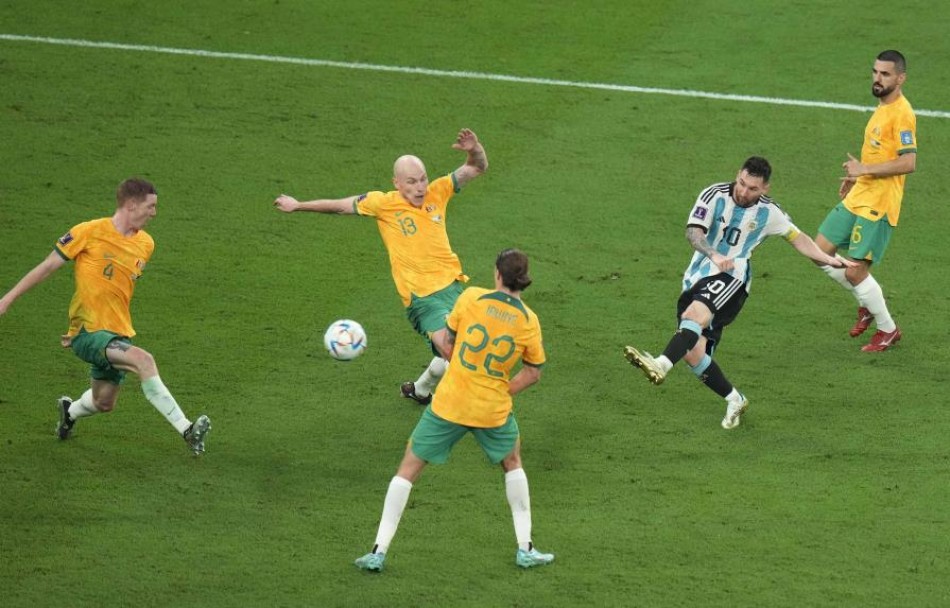 Argentina sufre pero gana a Australia y se cita con Pa&iacute;ses Bajos en Mundial