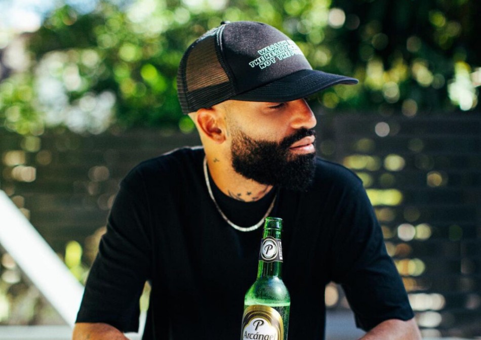 Arc&aacute;ngel desfila en los Premios Heat patrocinado por Cerveza Rep&uacute;blica