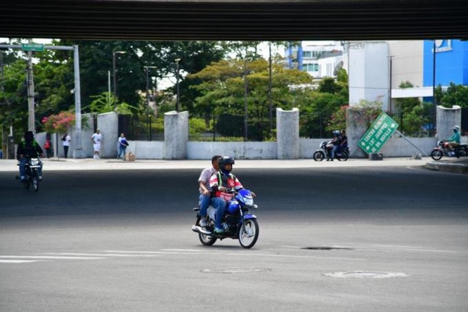 Aseguran es inconstitucional prohibir circulación de motocicletas después de las 11 de la noche