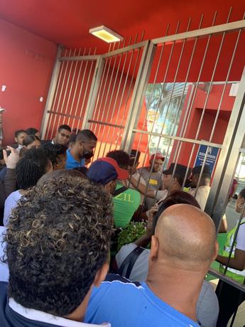 Aver&iacute;a en el Metro de Santo Domingo afect&oacute; a cientos de usuarios
