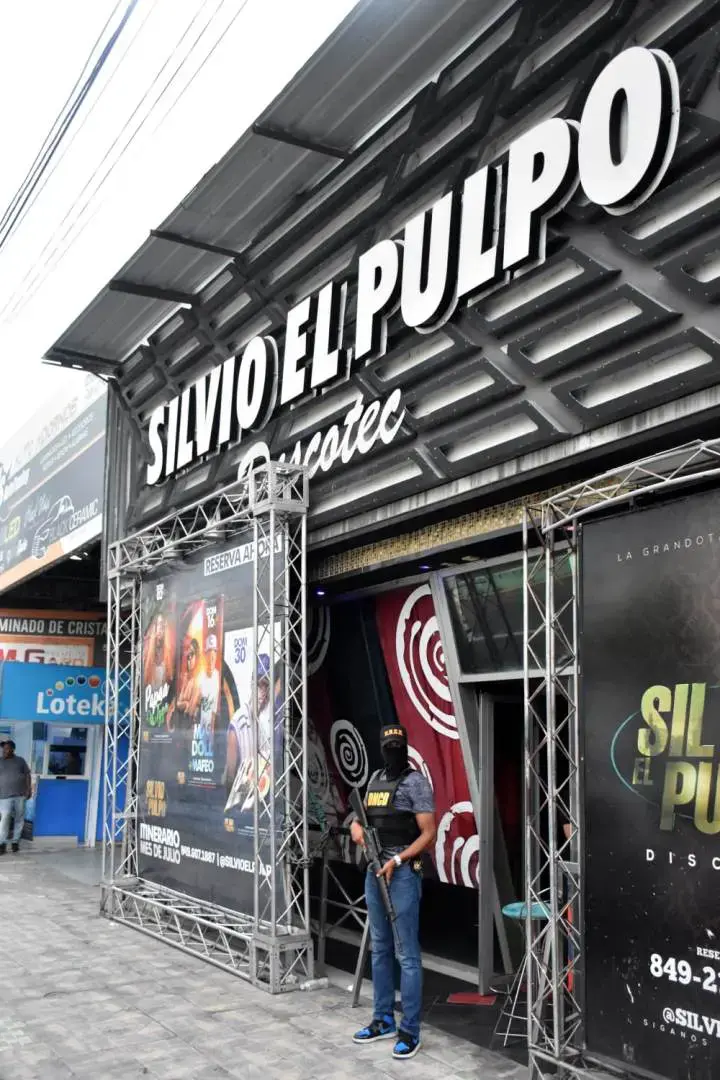 DNCD y MP allanan discoteca &laquo;Silvio el pulpo 