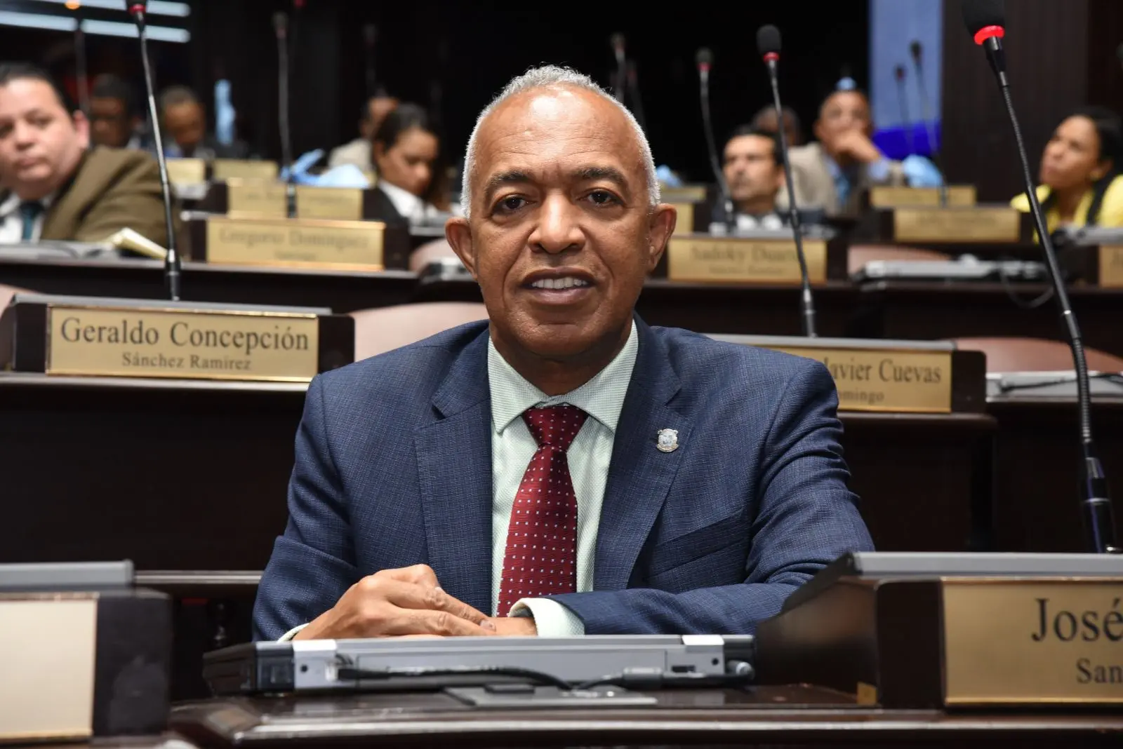 Presidente Luis Abinader designa a Bertico Santana y a otros m&aacute;s en el servicio exterior