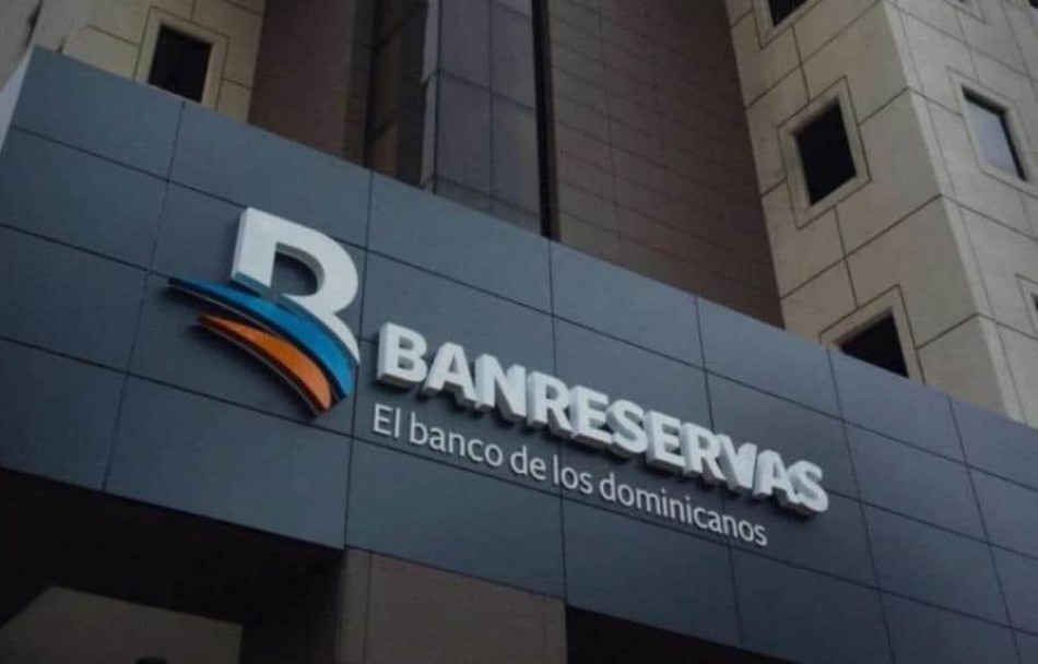 Banreservas aportará 100 millones de pesos para acciones del Gobierno por huracán Fiona