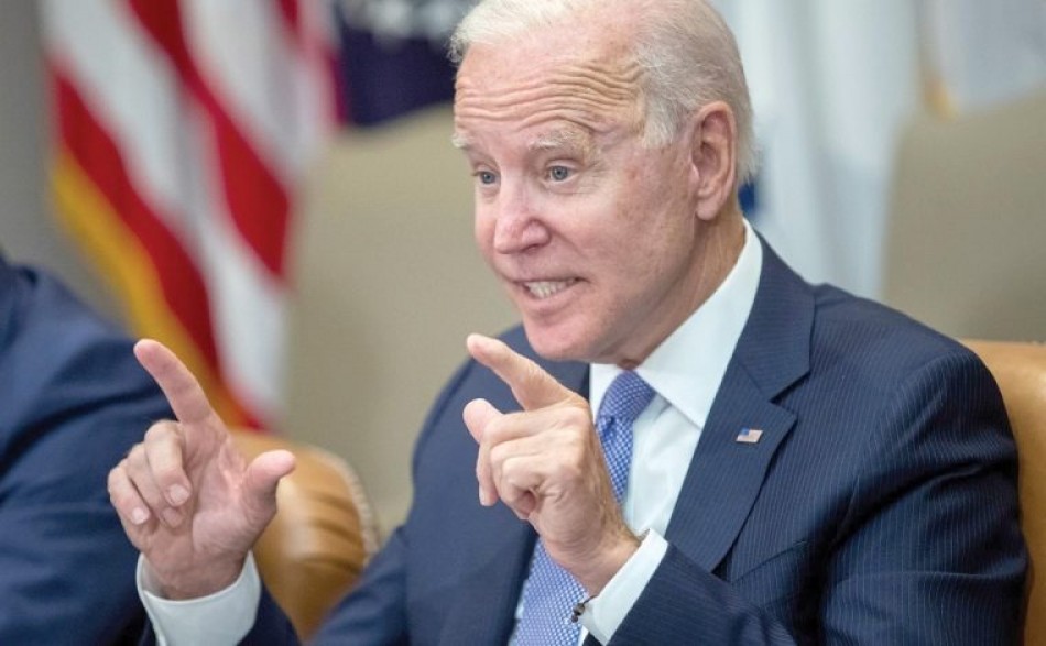 Biden urge a &laquo;prohibir&raquo; en EEUU vender armas de asalto a particulares