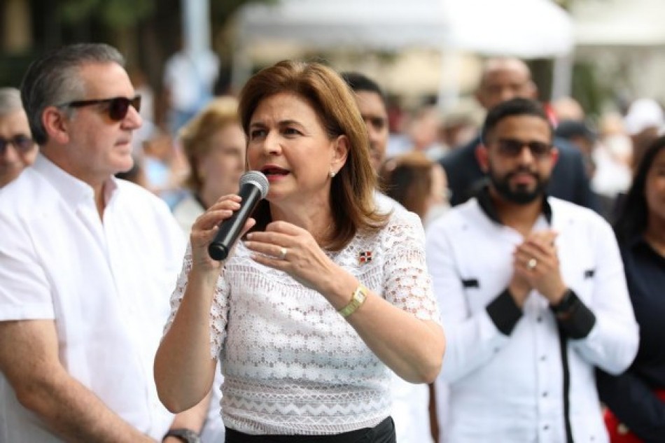 Se Rumora la Renuncia de Neney Cabrera del Propeep; Pero Asiste a Jornada en Herrera