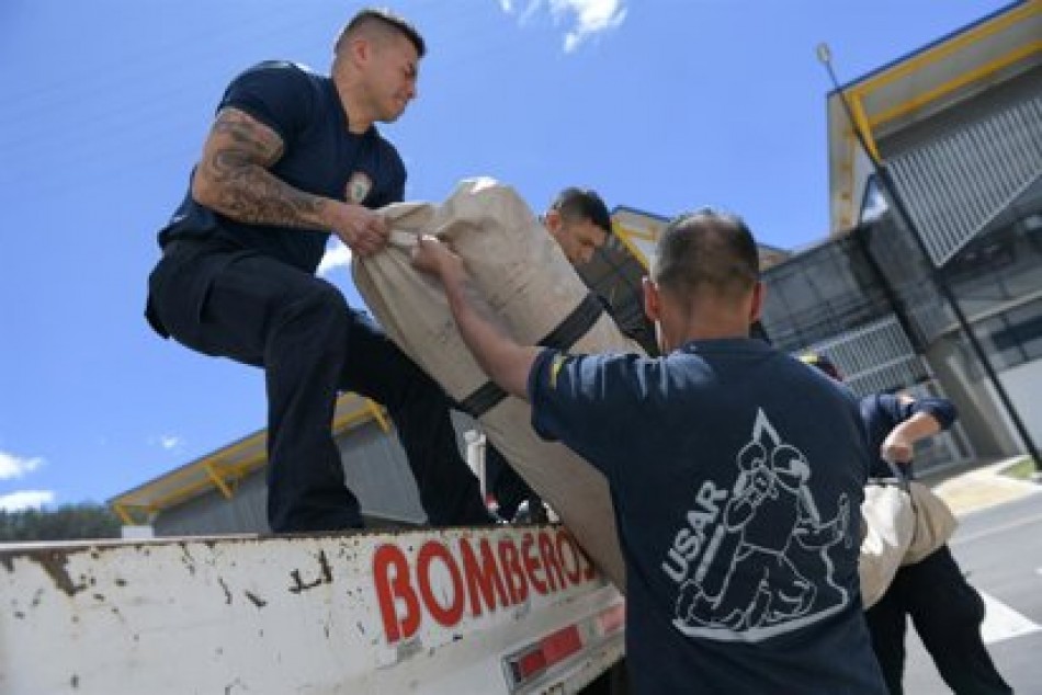 El presidente de Colombia decreta tres d&iacute;as de duelo nacional por los fallecidos en el terremoto