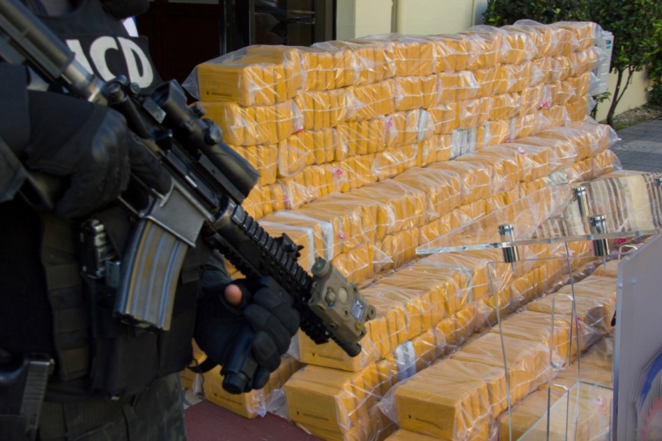 Ocupan más de una tonelada de posible cocaína en Puerto Caucedo