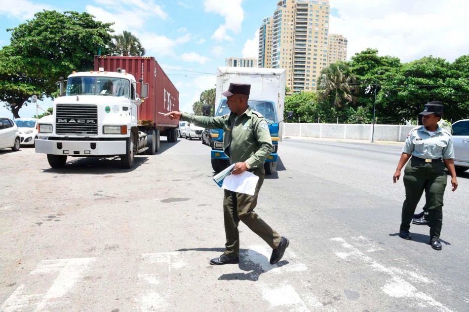 Intrant registra 20 camionetas y 12 gr&uacute;as para la regulaci&oacute;n de tr&aacute;nsito en Semana Santa