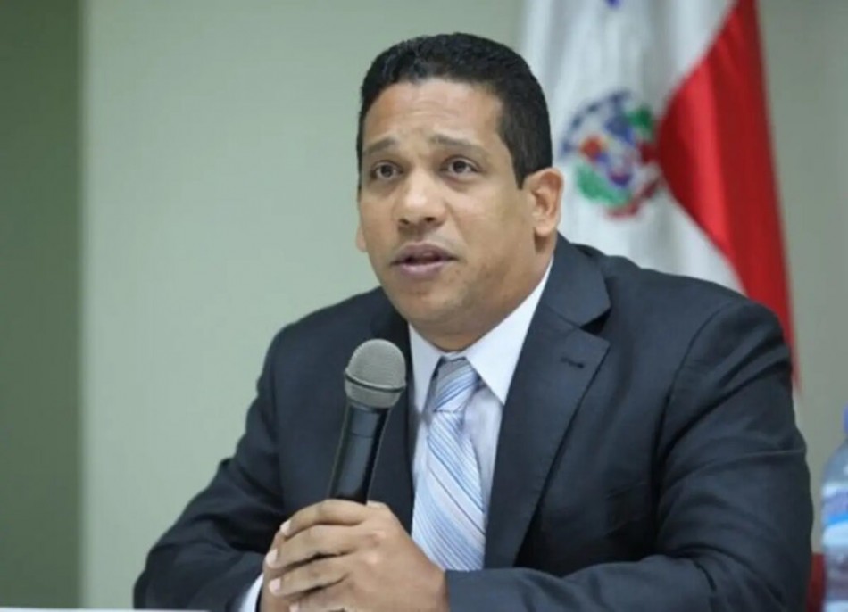 Carlos Pimentel: Aunque fideicomisos no est&eacute;n regulados, se aplicar&aacute;n principios de Compra y Contrataciones