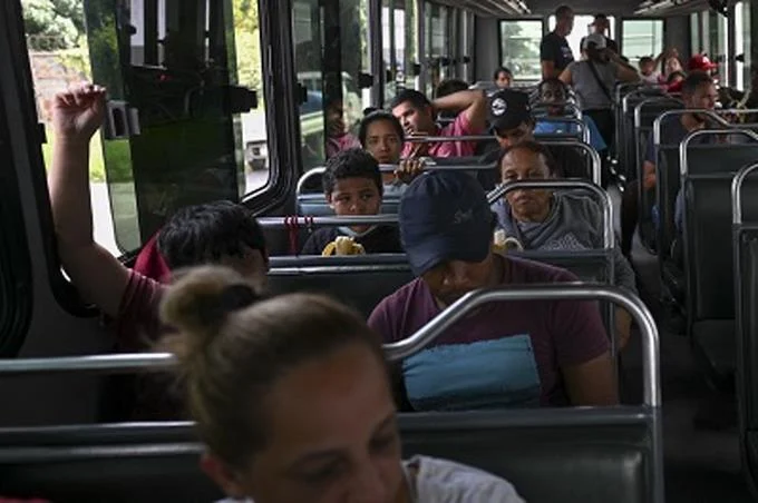 Nueva York declara estado de emergencia ante la llegada de miles de migrantes