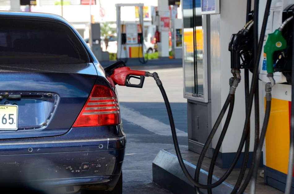 Gobierno mantiene el precios de los combustibles