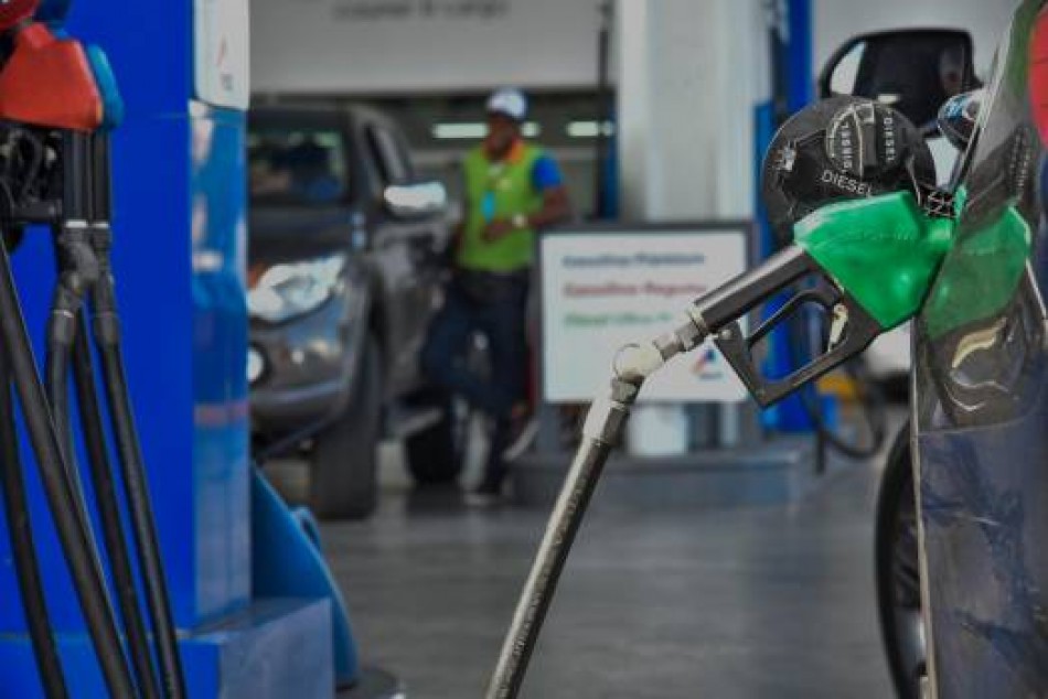 El gobierno dominicano mantiene congelado el precio de los combustibles  y el gasoil