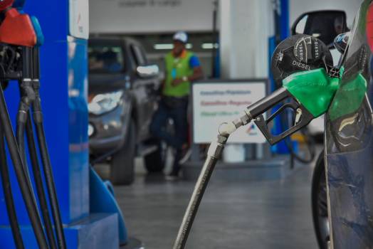 El gobierno dominicano mantiene congelado el precio de los combustibles  y el gasoil