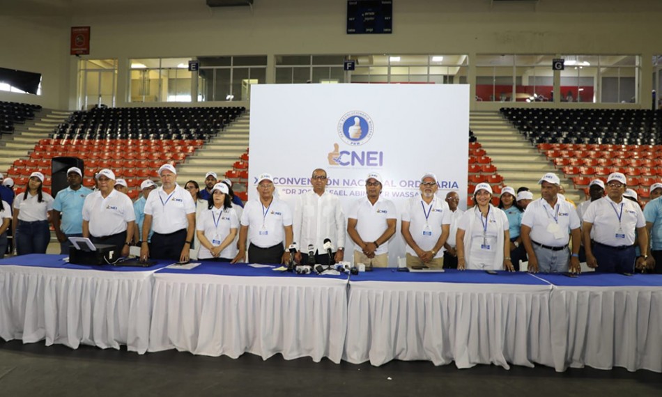 Paliza y Carolina se mantienen al frente del PRM