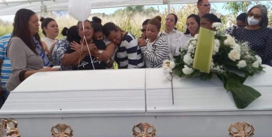 Con pesar La Vega da el último adiós a Yasiris, la joven que murió en derrumbe de edificio