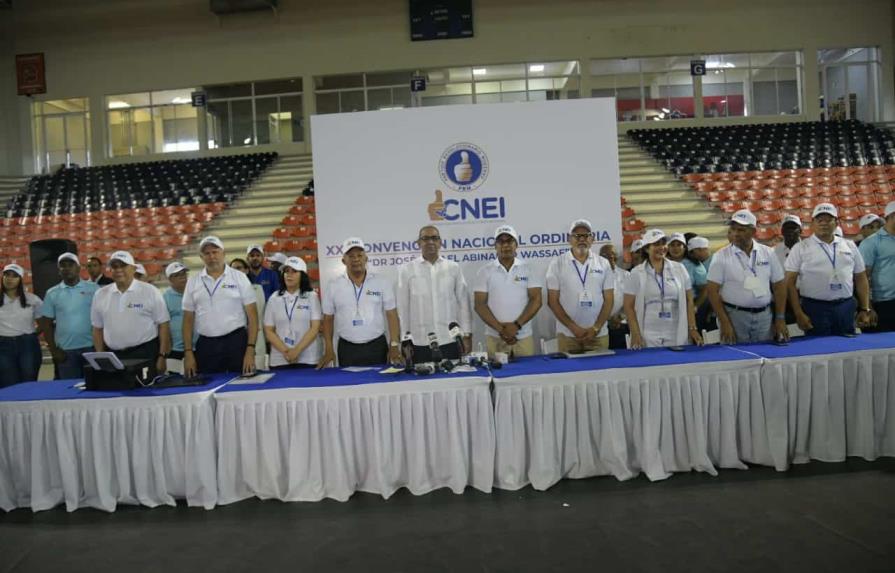 Con 98 y 100 % de los votos, Paliza y Carolina Mej&iacute;a se mantienen en la direcci&oacute;n del PRM