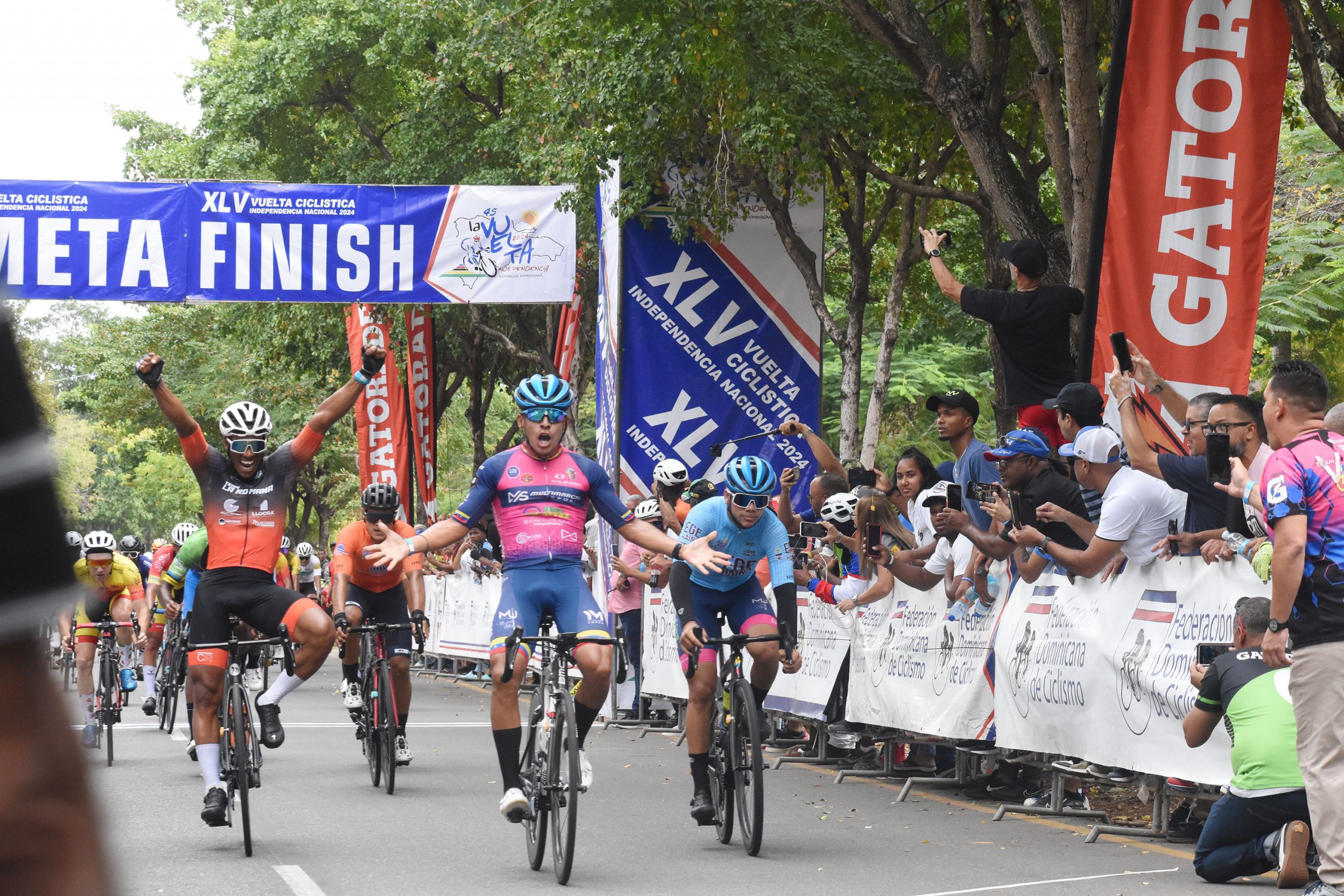 Luis G&oacute;mez gana II etapa de la Vuelta Cicl&iacute;stica Independencia