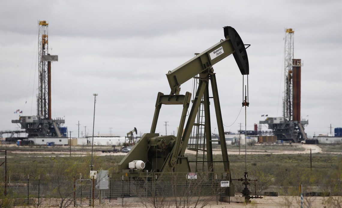 Petr&oacute;leo de Texas disminuye el 2,89 % hasta 67,94 d&oacute;lares