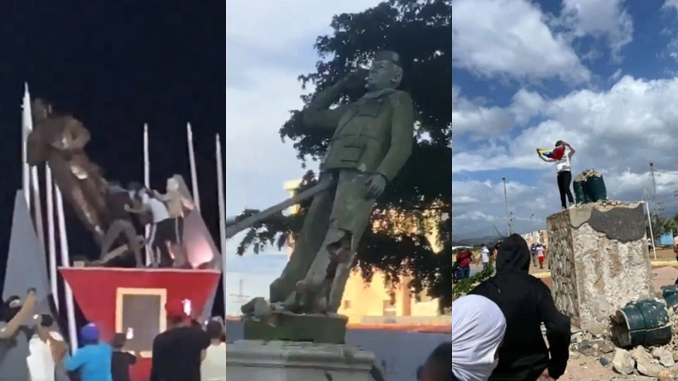 Manifestantes derriban estatuas de Hugo Ch&aacute;vez en Venezuela