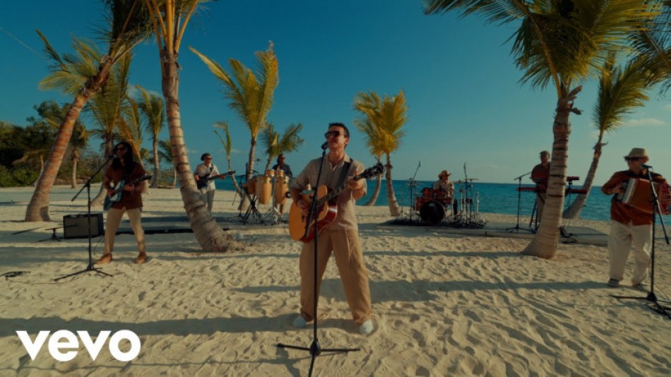 Fonseca estrena "Pedacito de playa", un merengue con videoclip grabado en Bayahibe y Punta Cana