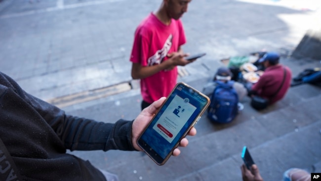 Cierra operaciones la aplicaci&oacute;n CBP One para migrantes que buscan llegar a EEUU