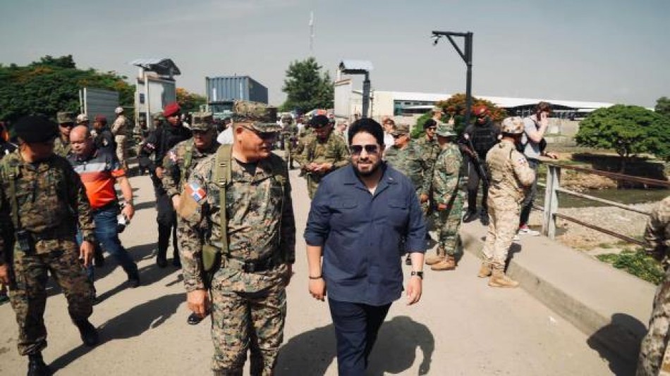Ministro de Defensa y alto funcionario de EE. UU. inspeccionan frontera para reforzar seguridad
