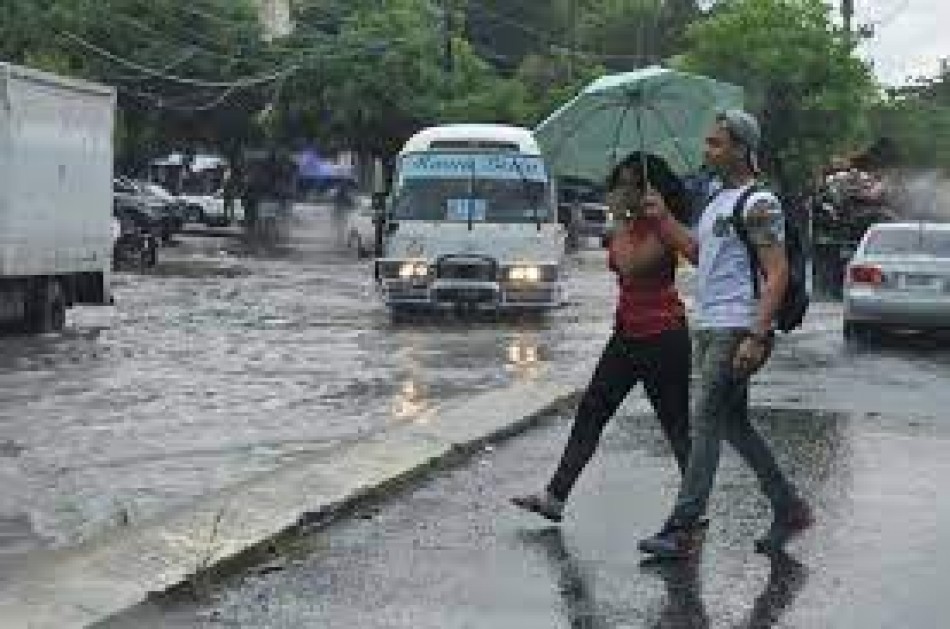 COE emite alerta verde para 8 provincias por humedad provocada por vaguada