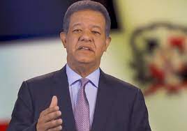 Leonel Fern&aacute;ndez depositar&aacute; padr&oacute;n de la FP en la JCE con un mill&oacute;n y medio de afiliados