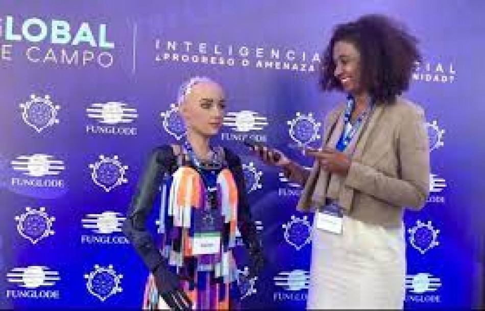 Robot Sophia: Los dominicanos son c&aacute;lidos y amables