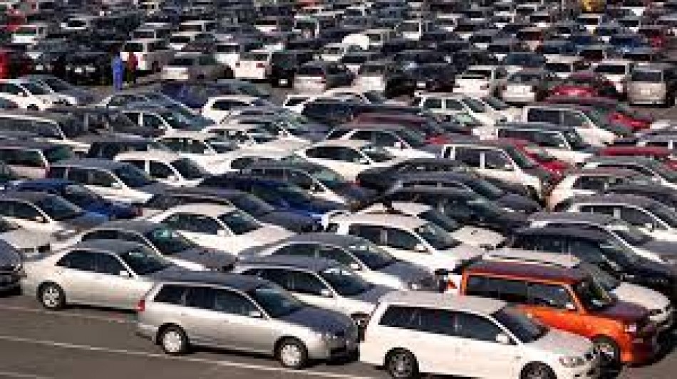 Mayoría de los automóviles del país son blancos, azules y grises