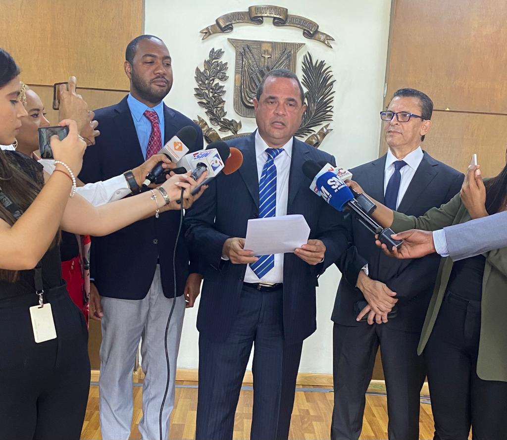 FP pide JCE reglamentar participaci&oacute;n de precandidatos funcionarios en la precampa&ntilde;a electoral