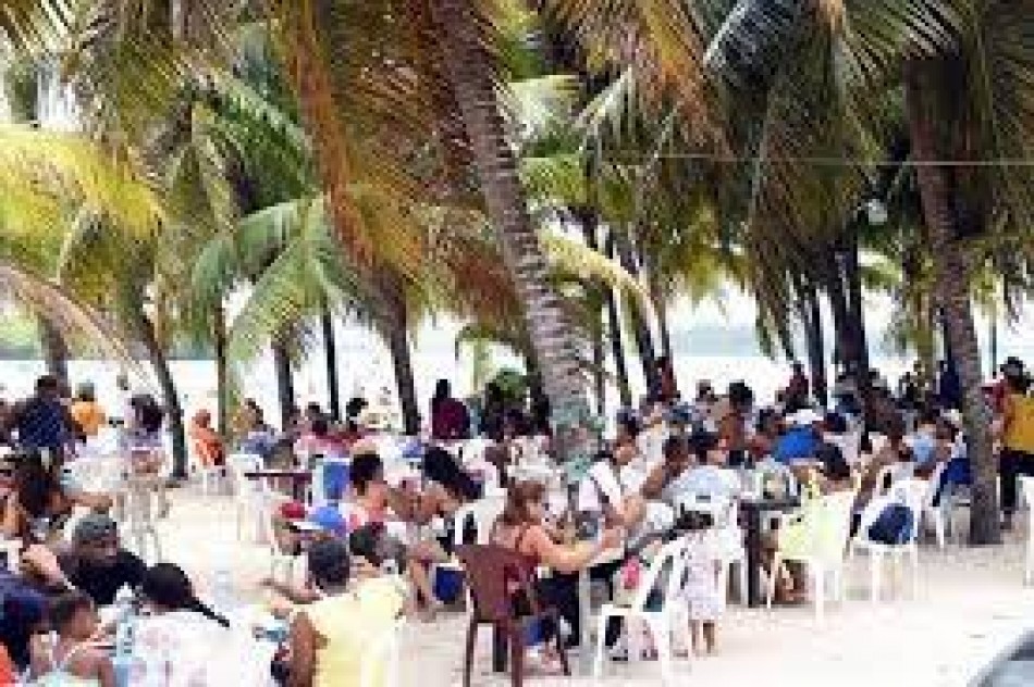 Alcaldía de Boca Chica cobra RD$ 300 para permitir pasar vehículos al área de balnearios