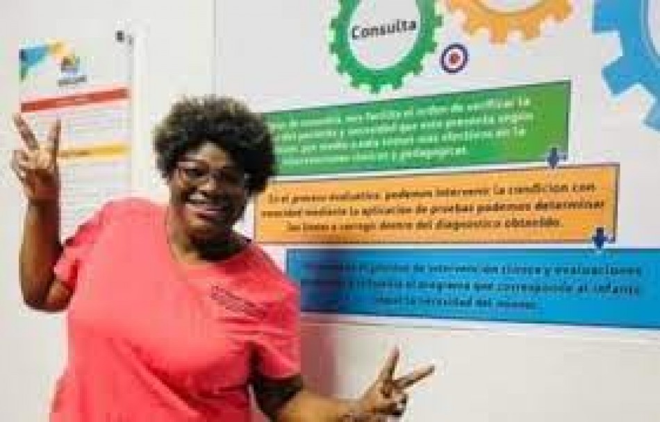 La "doctora" Elizabeth Silverio participó en análisis de ley sobre autismo
