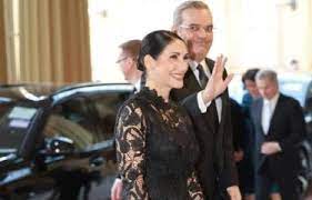 Abinader y Raquel Arbaje llegan a recepci&oacute;n de Carlos III