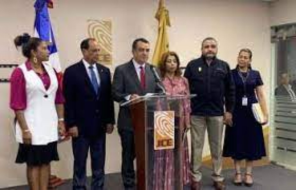 Reciben con suspicacia apoyo financiero a JCE