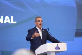Presidente Abinader establece comisi&oacute;n para supervisar Fondos de Concesi&oacute;n Aeroportuaria