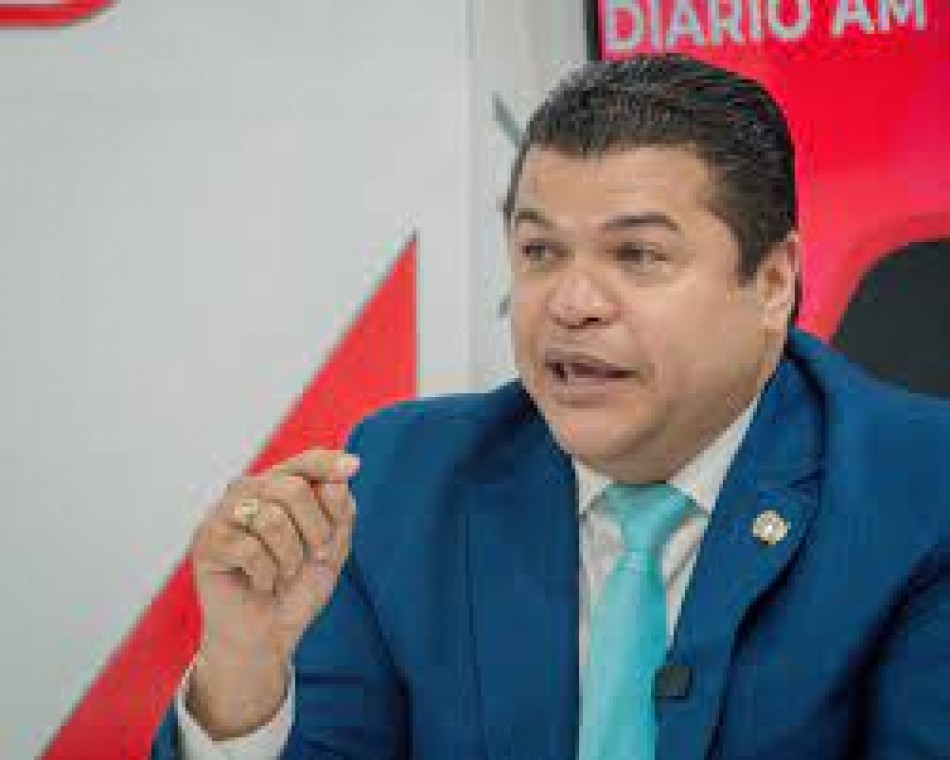 Tob&iacute;as Crespo asegura no le quitaron la visa estadounidense y se queja de una &ldquo;campa&ntilde;a de calumnia y falsedades&rdquo;