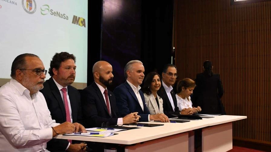 Ministro de trabajo    no ve necesario tocar C&oacute;digo Laboral si el plan de Semana Laboral Reducida funciona