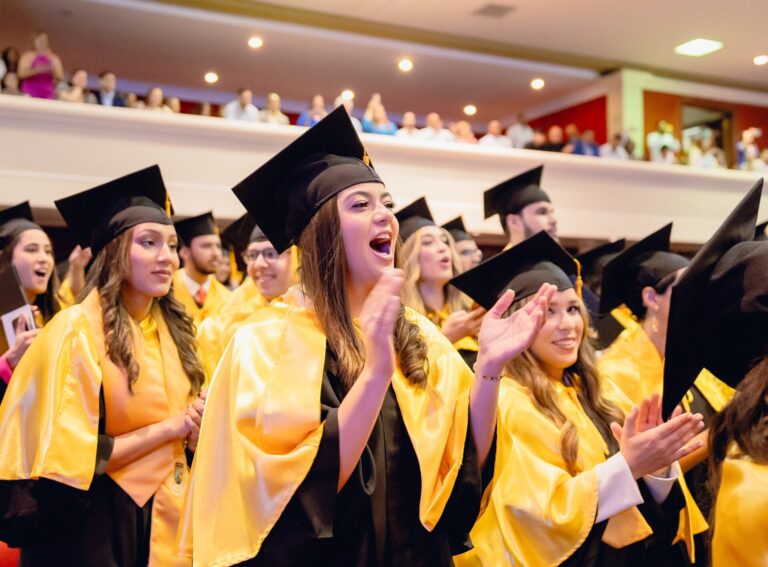 Unibe celebra su Quincuag&eacute;simo Quinta Graduaci&oacute;n Ordinaria