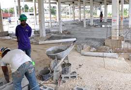 Presidente anuncia aumento de 24% para empleados del sector construcci&oacute;n