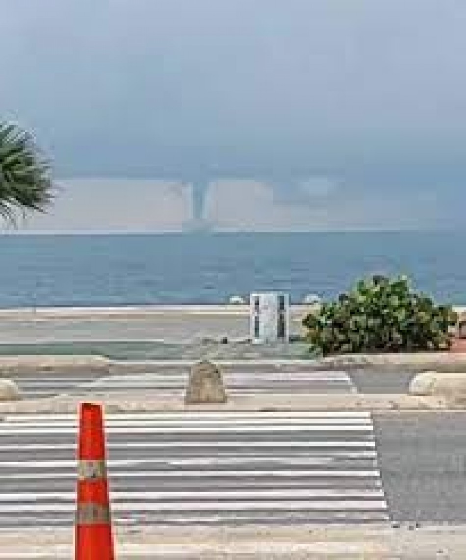 Reportan la formación de una tromba marina en el mar Caribe